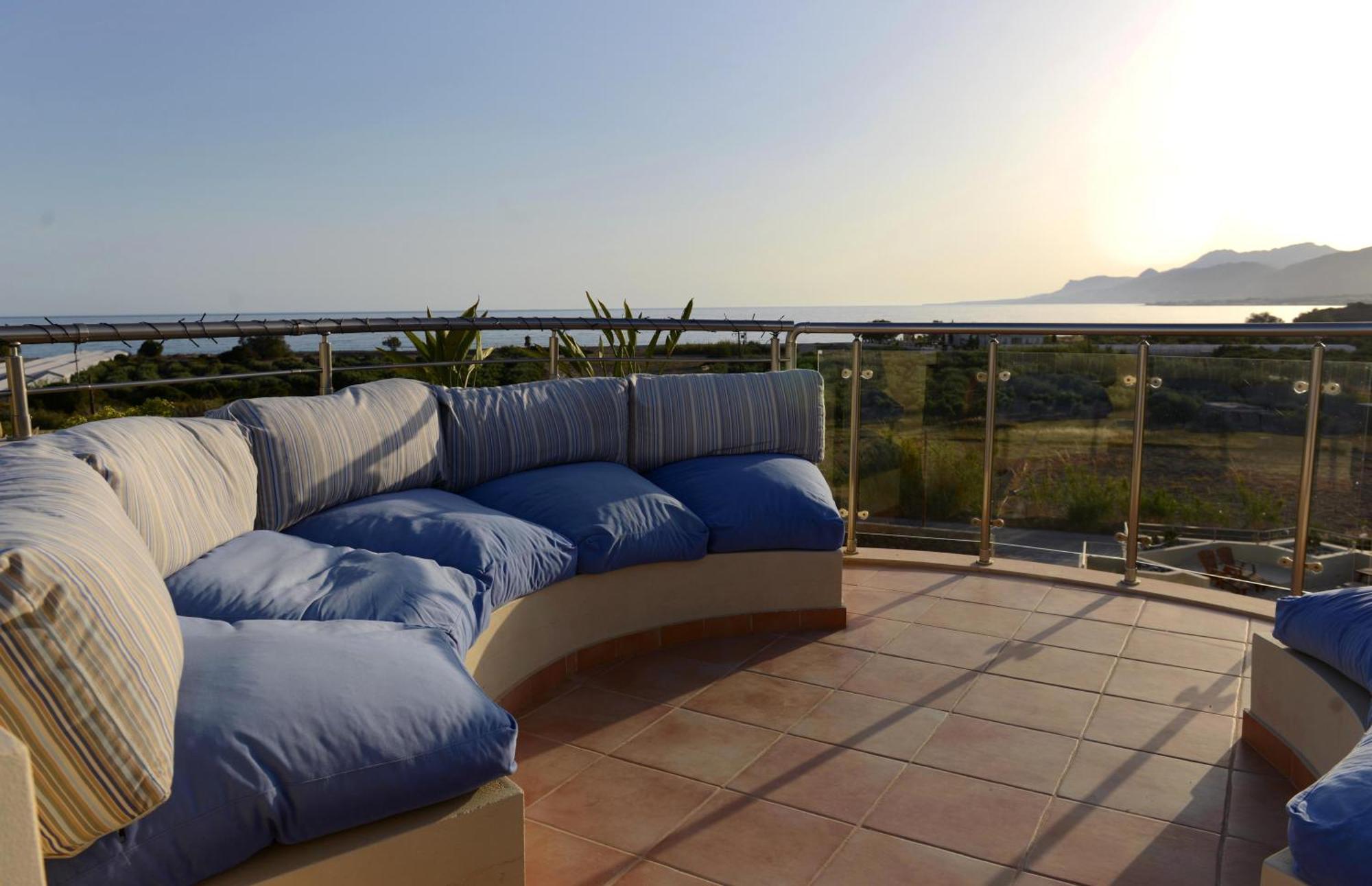 Lagada Resort Makrýgialos エクステリア 写真
