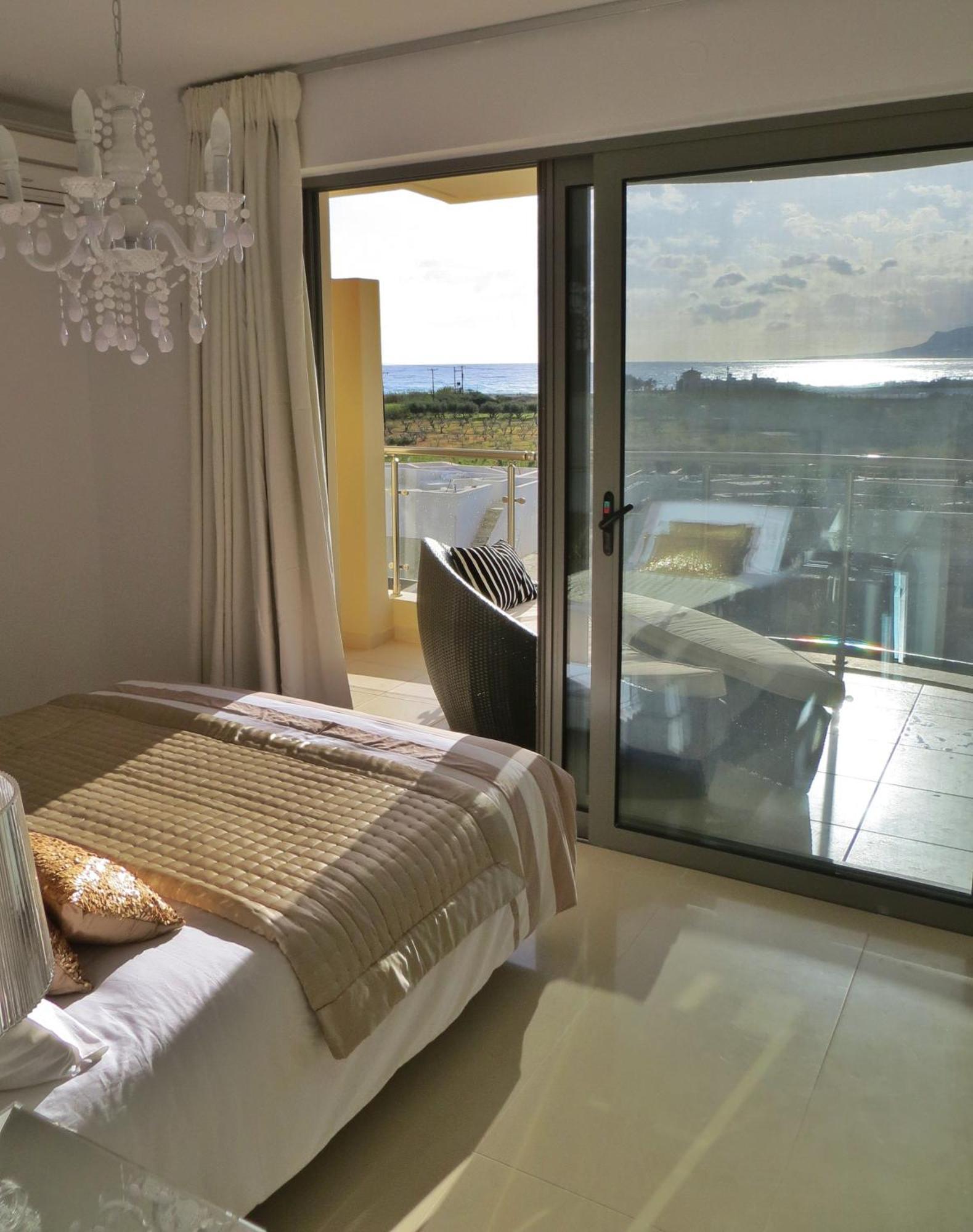 Lagada Resort Makrýgialos エクステリア 写真