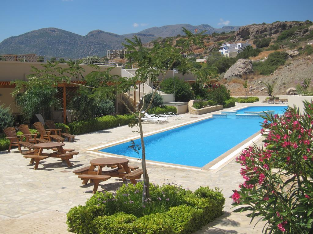 Lagada Resort Makrýgialos エクステリア 写真