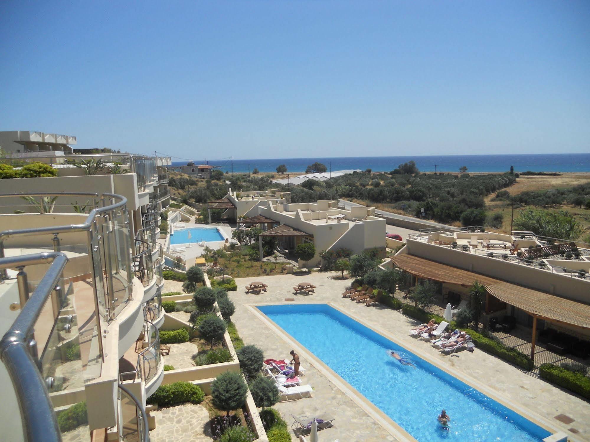 Lagada Resort Makrýgialos エクステリア 写真